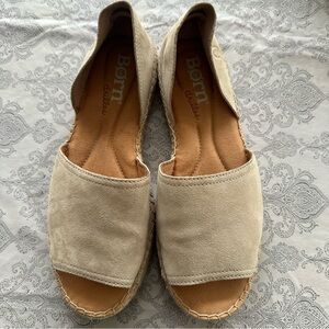 Born Drilles Women's Suede Leather Open Toe Flat Espadrilles Sandals SIZE 9